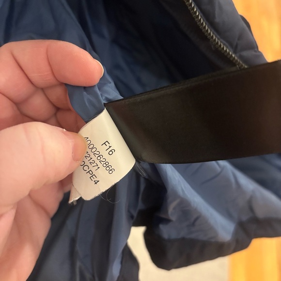 The North Face Aconcagua women's puffer vest with a faux fur hood - Picture 5 of 7